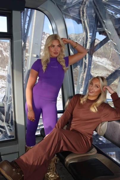 Fittastic Sportswear Sweater Almond Brown