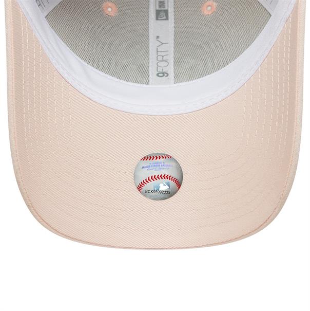 New Era female linen 9forty