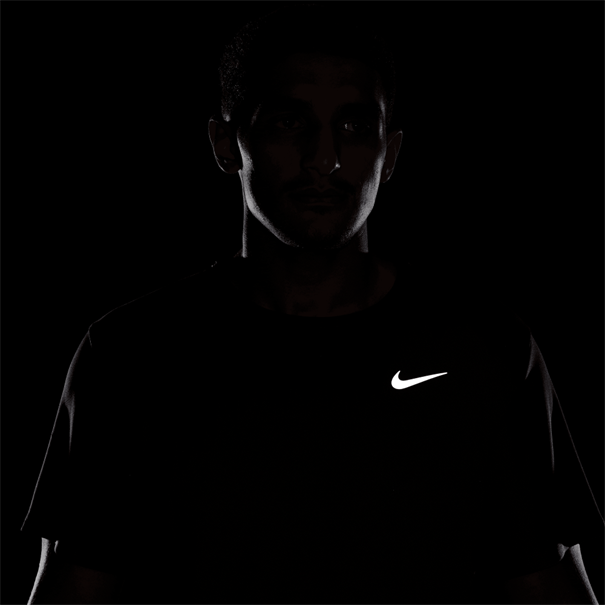 Nike Miler UV hardlooptop met korte mouwen en DriFIT