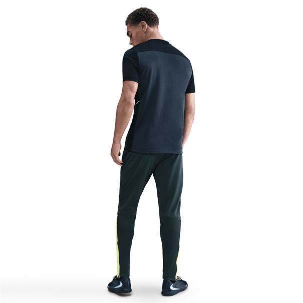 Nike nike academy winter warrior men's t