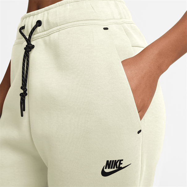 Nike nike sportswear tech fleece women's