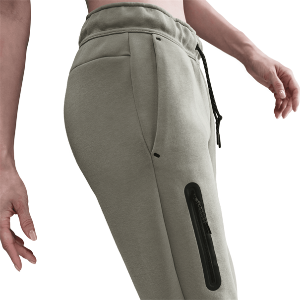 Nike nike sportswear tech fleece women's