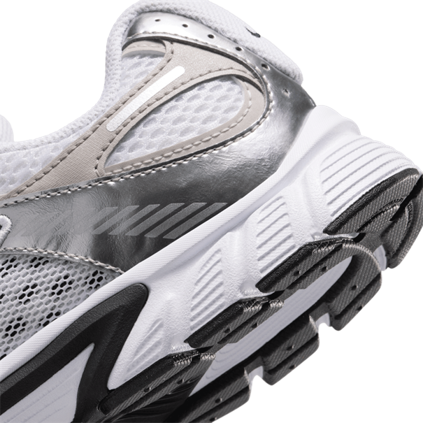 Nike nike v5 rnr (gs) (consumer facing n