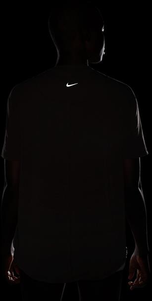 Nike One Relaxed DriFIT top met korte mouwen voor dames
