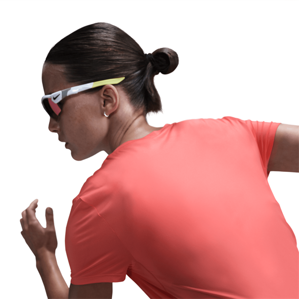 Nike One Swoosh DriFIT hardlooptop met korte mouwen