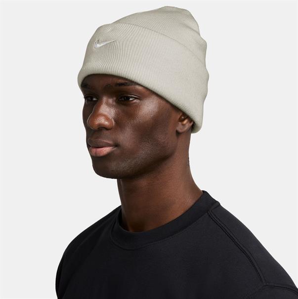 Nike Peak Swoosh beanie