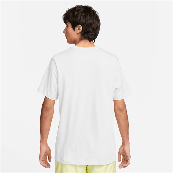 Nike sportswear club men's t-shirt