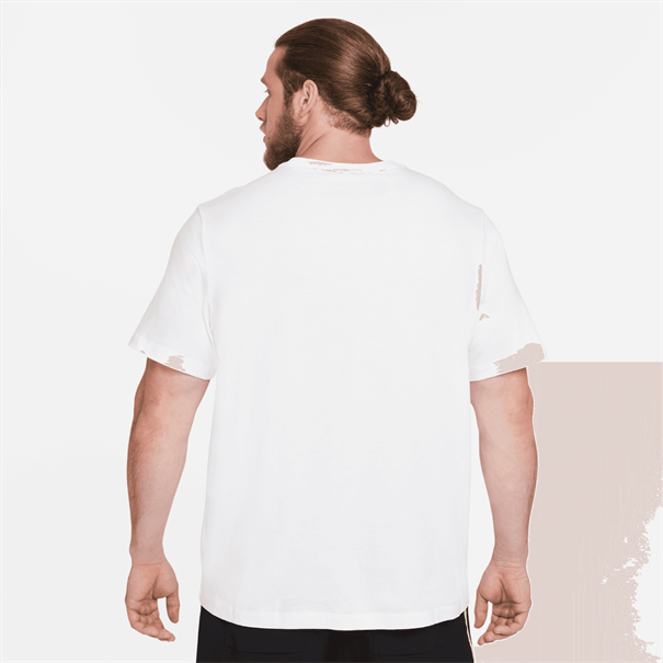 Nike sportswear club men's t-shirt