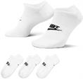 Nike sportswear everyday essential