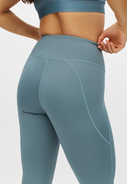 Röhnisch flattering high waist pants